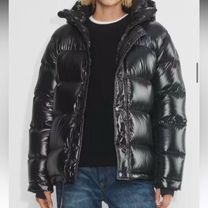 Aritzia high gloss super puff